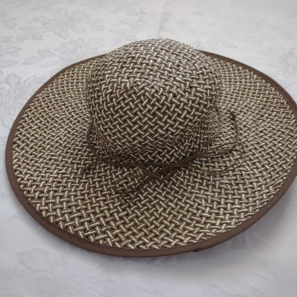 New 🎀 Jessica Simpson wide brim straw sun hat leather ties